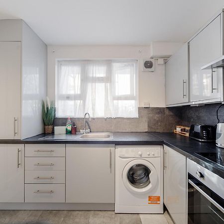 3 Bedroom Flat In Greater Londra Dış mekan fotoğraf